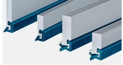 Machine way wiper